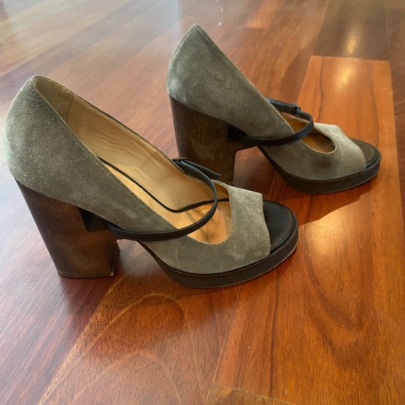 Ellen Verbeek size 37.5 Grey suede pumps - Picture 6 of 6
